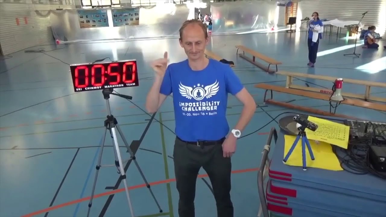 One handed claps world record !! - YouTube