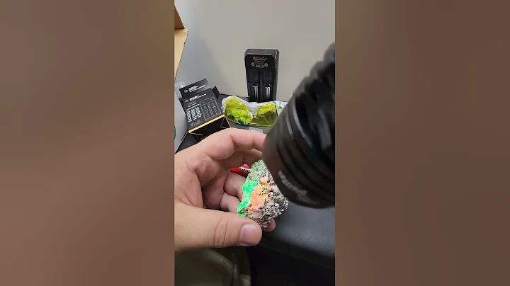 M1 Shortwave 255nm UVC Flashlight