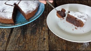 Finally, today we bake another cake to add our collection of chocolate
cakes: the caprese cake. perfect for all those who can not or do want
eat th...