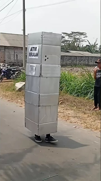 Sosok Real ATM Berjalan - Karnaval Plaosan Wates Kediri 2023