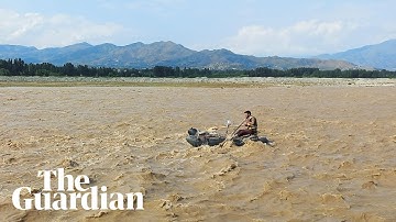 Pakistan flood sweeps away children and relatives trying to save them