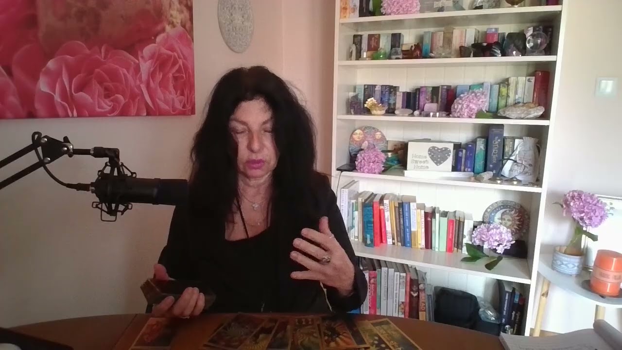 ДЕВА ❤️😍Кто-то на расстоянии влюблен в тебя и хочет построить с тобой будущее! #ДЕВА #ГаданиеНаКа...