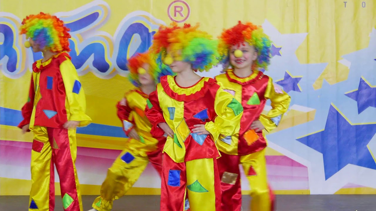 Клоуны конкурсы. Танец клоунов. Детский танец клоунов. Конкурс клоунов. Танец клоуна для детей.