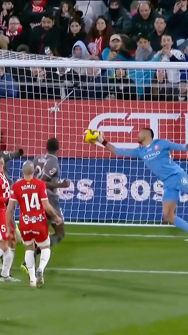 Best GOALKEEPER SAVES of MD16! ✅