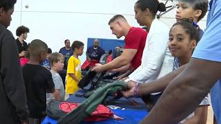 Back-to-school giveaway helps dozens of students | NBC4 Washington