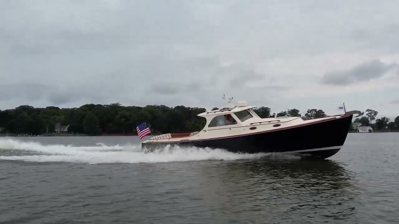 ⁣2000 Picnic Boat Classic 