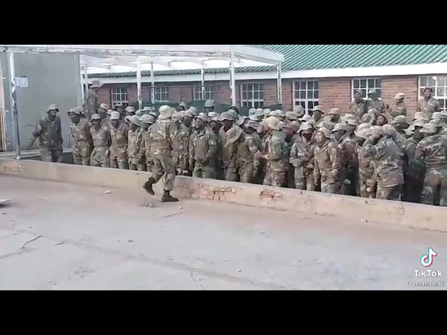 Makhele..bontate le bangatafela ha le na thuso.. .SANDF  ..Military Base Bloemfontein  🇿🇦 class=