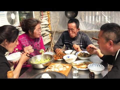 वीडियो: नए साल के लिए बतख कैसे पकाने के लिए