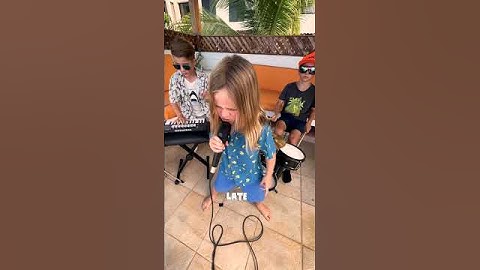 Thumbnail of jammin' with my brothers 🤟🏻😎 #romeoeats #walkofftheearth #shorts