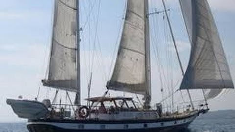 Monohull vs  Catamaran