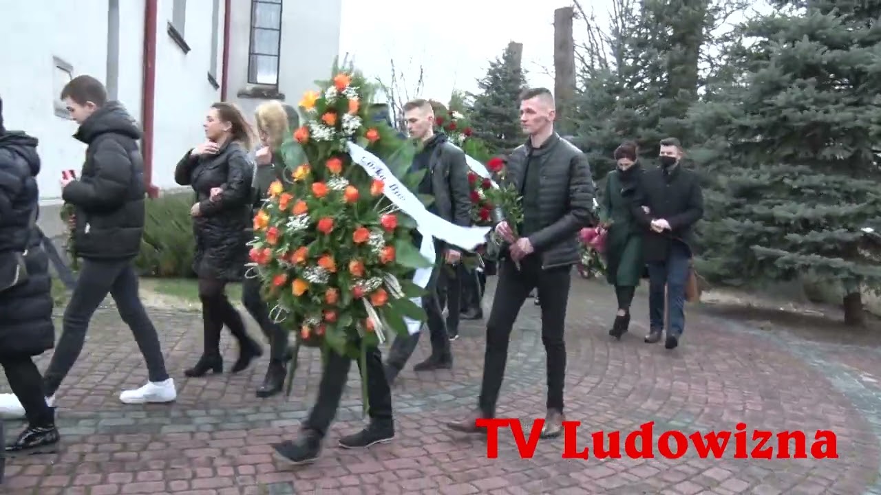 Pięknie OŚPIEWANY Pogrzeb ludowej artystki Marii PĘZIK~Obyczaje 