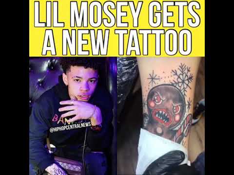 Lil Mosey gets a new tattoo - YouTube