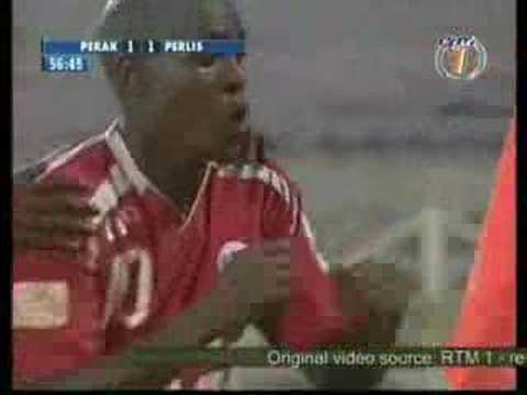 Yob4ever@final FA CUP 2004  Doovi