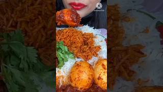 asmr eating spicy whole chicken curry spicy egg curry white rice extra gravy red chilli raw onions