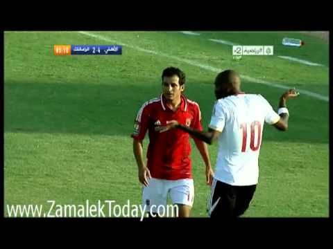 شيكابالا يضرب سيد معوض بالقلم