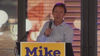 Mike Johnston leads mayor's race, addresses supporters