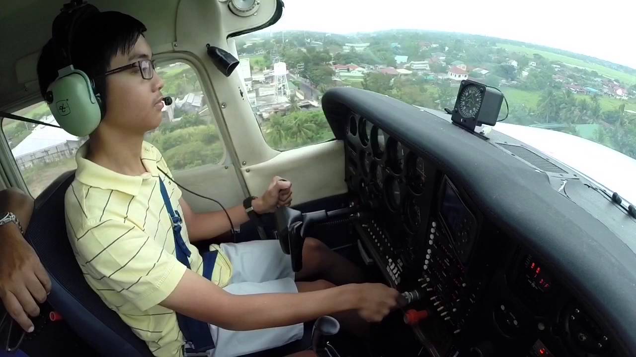 GoPro : Cessna 172P Smooth Landing - YouTube