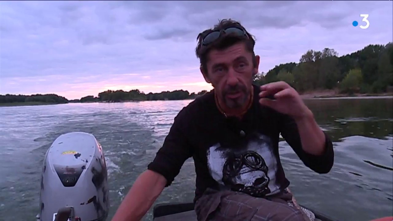 Balade en toue sur la Loire au coucher du soleil dans le Loir-et-Cher