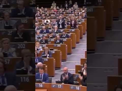 Video Vittoria! Passa a grande maggioranza in Europa linea Meloni sui rimpatri. Voto accolto con ovazione.