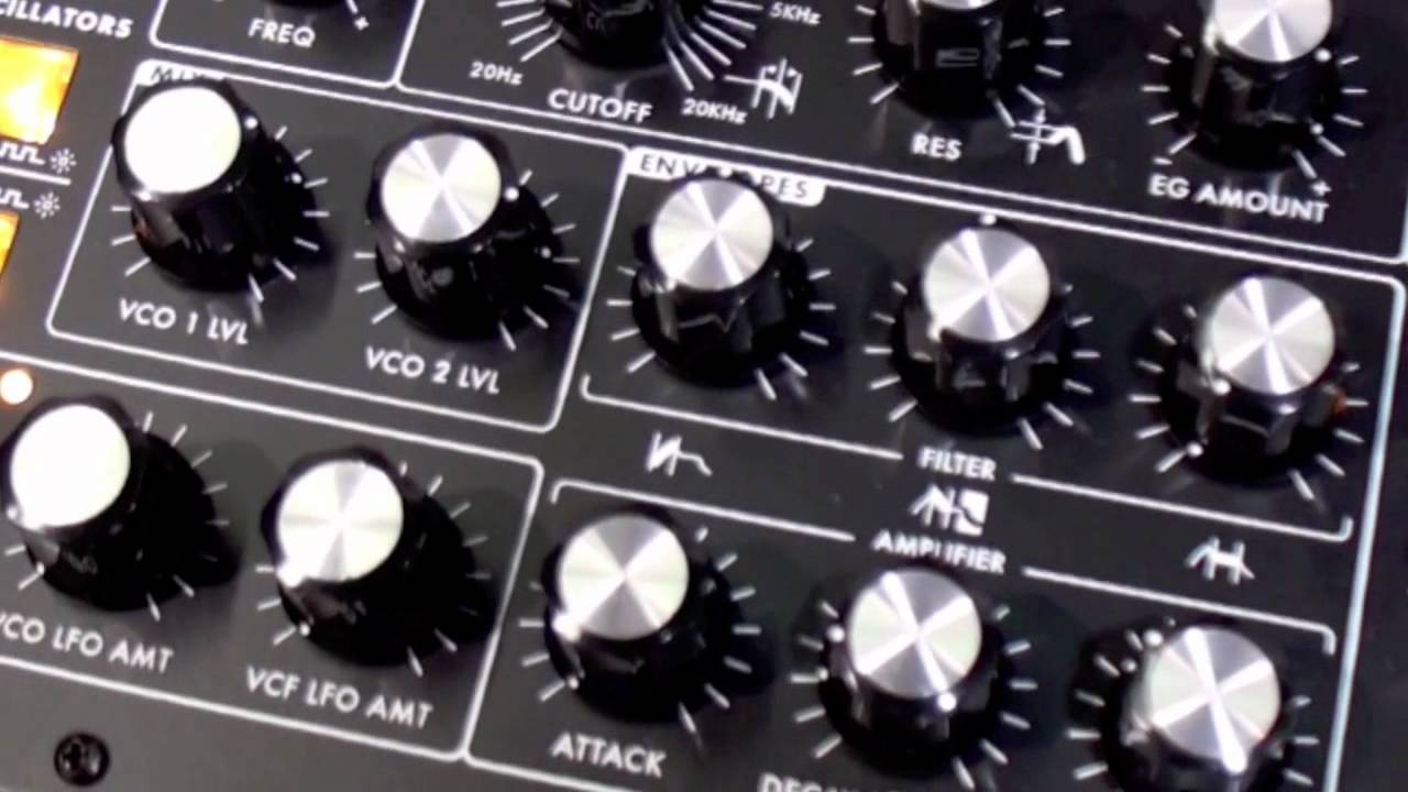 New MOOG MINITAUR Analog Bass Synth! First Look NAMM 2012 YouTube