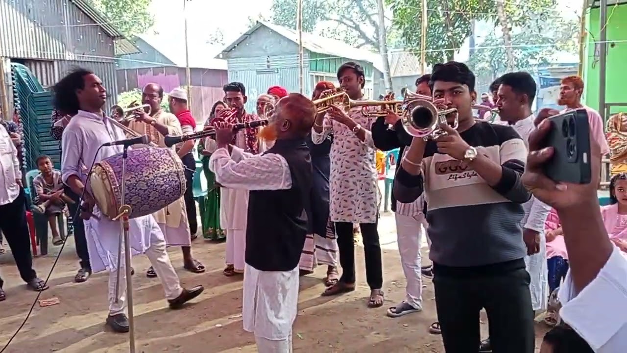 তিতিয়া রঘুনাথপুর, রহিদ পাগলার ওরশের ব্যান্ড পার্টির বাজনা, হোমনা কুমিল্লা। 