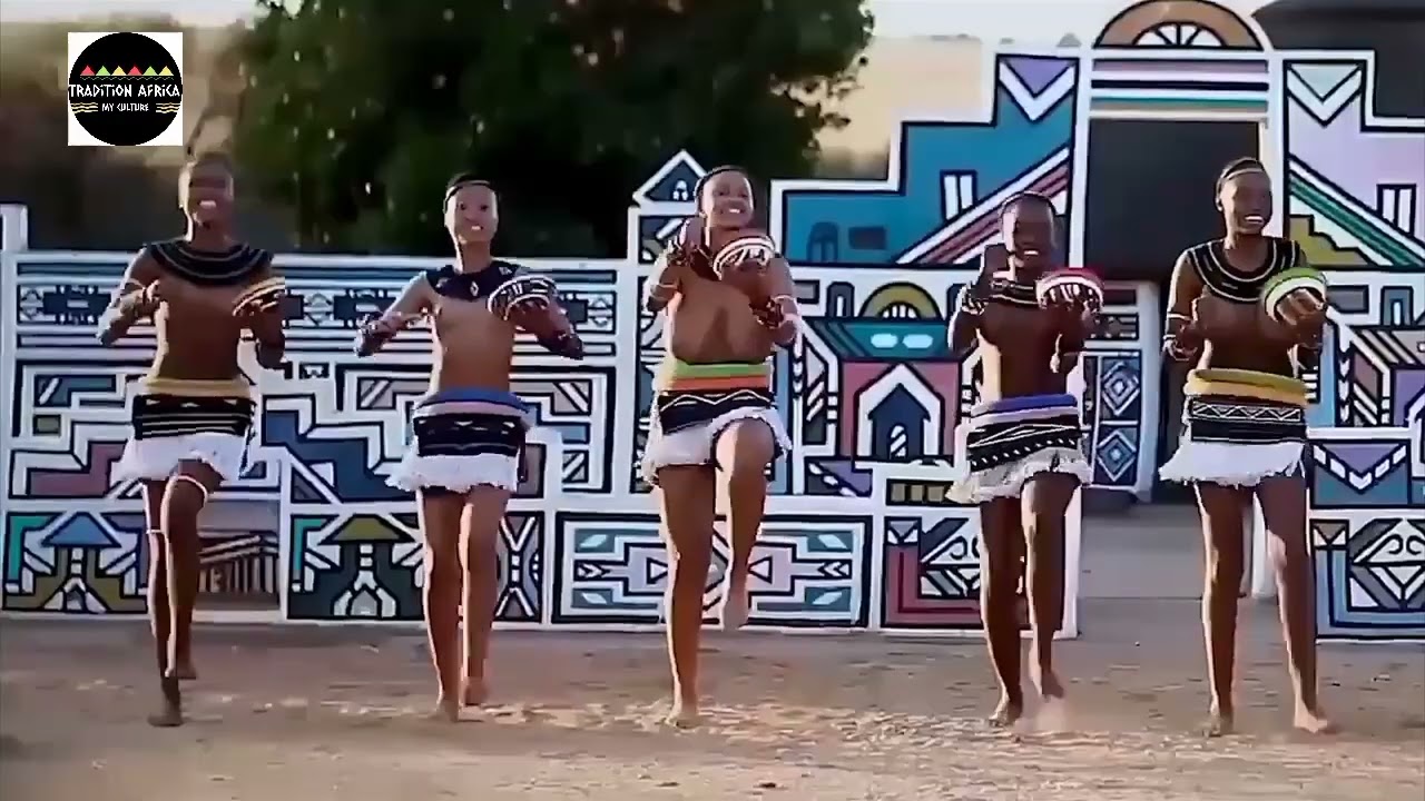 Ndebele virgin cultural Dancers traditionafrica2652