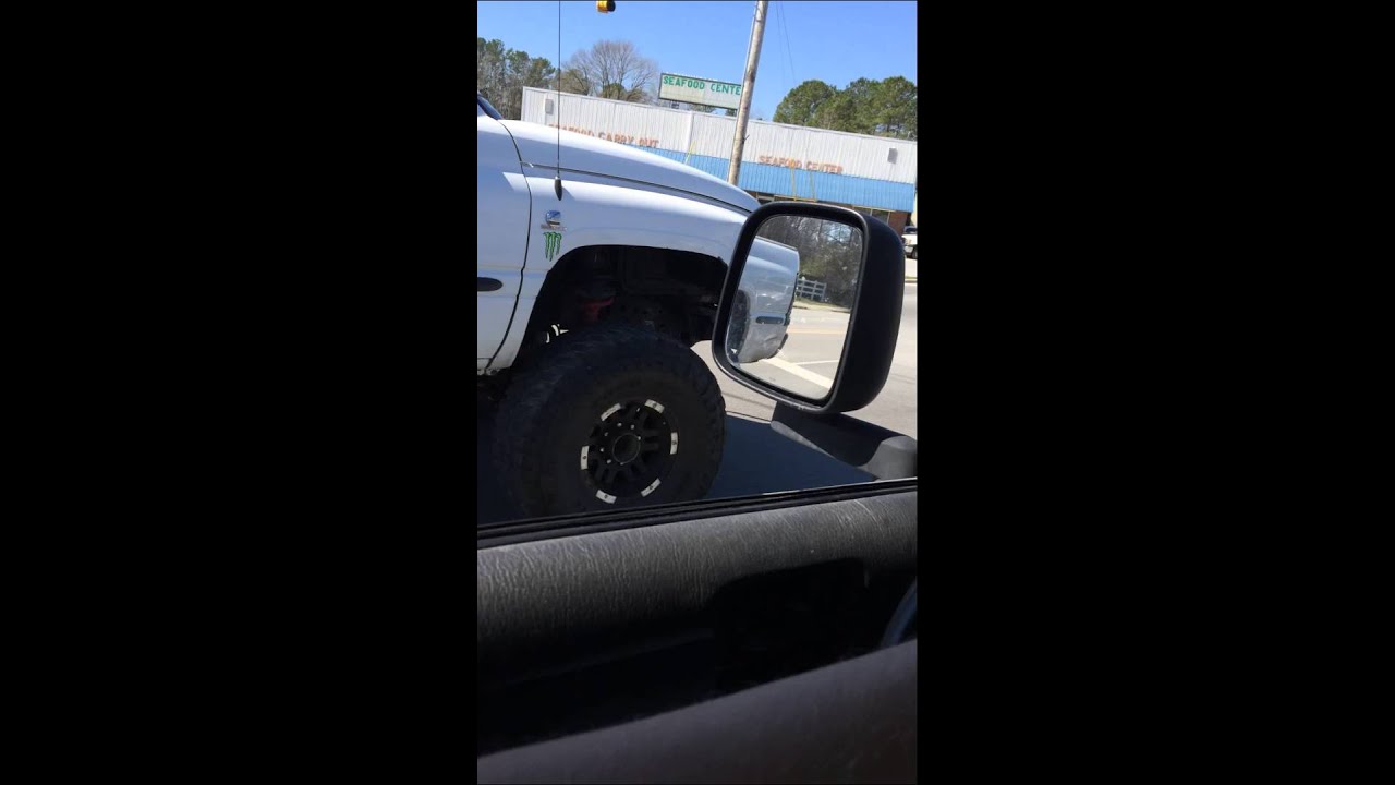 2000 dodge ram 2500 cummins lifted on 37s