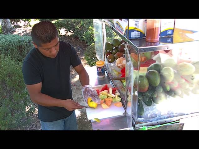 La fruta mejor de mi vida: vendedores ambulantes en Santa Monica y LA –  Hispanic Food & Culture in L.A.