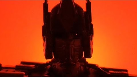 Optimus Snaps (Transformers stop motion)