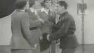 Andrews Sisters - Don't Sit Under The Apple Tree chords