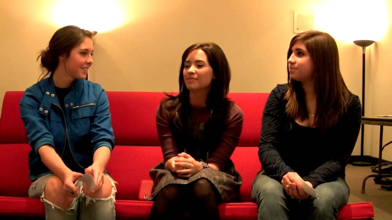 Demi Lovato (Part 2) - Katie and Karleigh VLOG