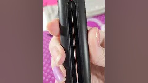 Wavytalk Pencil Flat Iron Review, well made, on off and heat settings on inside of barrels