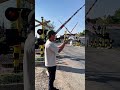 Menurunkan Mainan Palang Pintu Bersamaan Dengan Palang Pintu Asli #palangpintukeretaapi