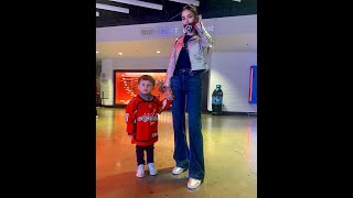 Двухлетний сын Александра Овечкина назвал легендарных хоккеистов.  Новые видео 2021