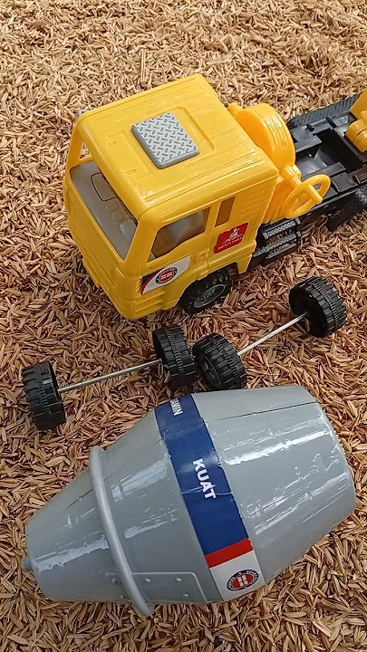 Merakit Mainan Mobil Truk Molen #shorts #videoshort #merakitmainan #trukmolen