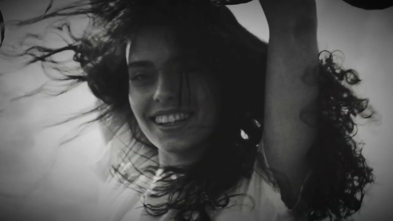 Daid - CORA Prod. Clonex (Visualizer) auf YouTube ansehen Daid - CORA Prod. Clonex (Visualizer) auf YouTube ansehen