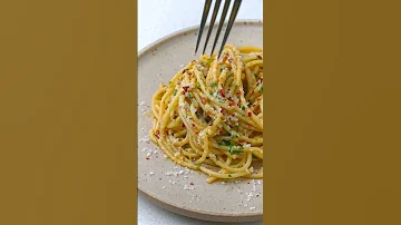 Spaghetti Aglio e Olio #pasta #spaghetti #italianfood #asmr #reelsrecipe