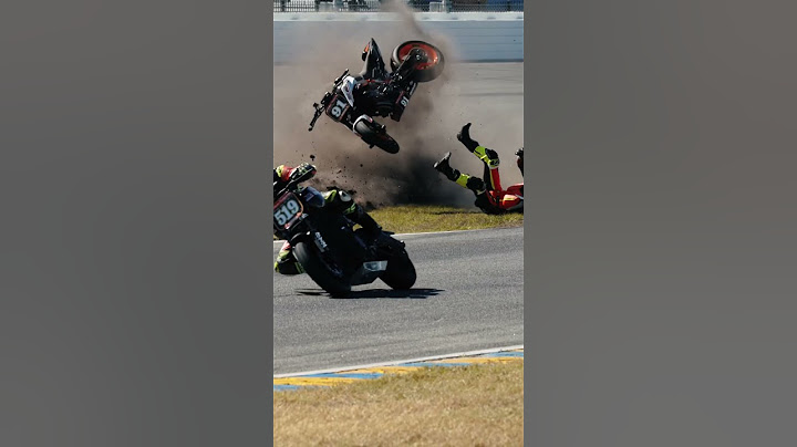 😱HUGE #Motorcycle CRASH AT DAYTONA INTERNATIONAL RACEWAY! #shorts
