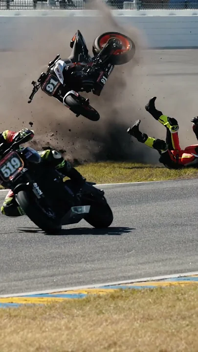 😱HUGE #Motorcycle CRASH AT DAYTONA INTERNATIONAL RACEWAY! #shorts