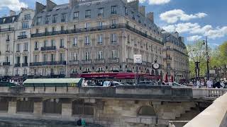 パリ セーヌ川にかかる橋より、メトロ サン・シャルル駅からノートルダムの眺め