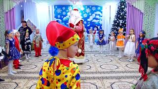 Новогодний хоровод с Дедом Морозом "Дед Мороз на санках мчится" автор песни З. Роот