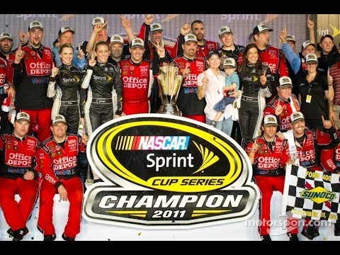 Tony Stewart Wins 2011 NASCAR Sprint Cup Series Championship [PICTURES]