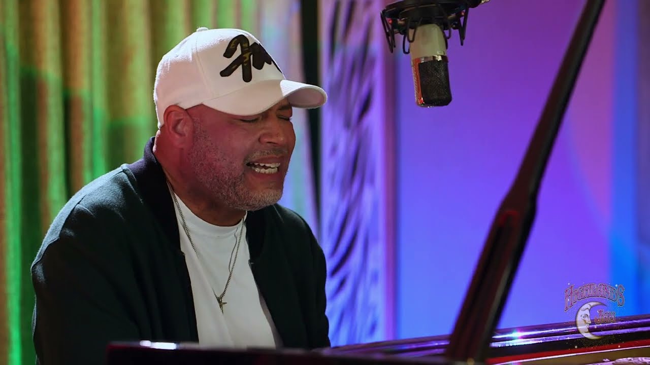 "Love Natural" feat. Frank McComb