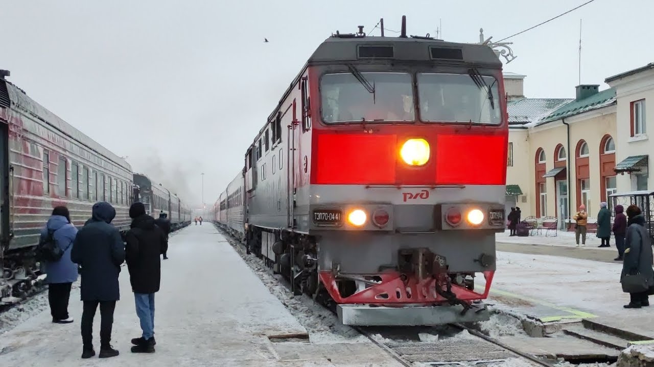 ТЭП70-0441 со скорым поездом №376Я Москва - Воркута прибывает на ...