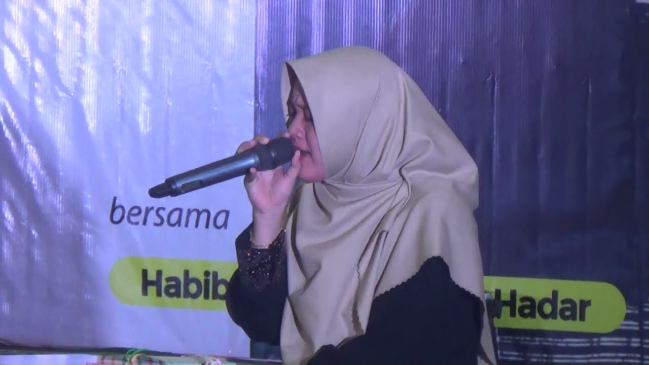 SUARANYA MEMUKAU RIBUAN MASSA,  ALFINA RAHMA MAWATDAH
