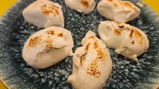 Marshmallow Meringues in 40 seconds