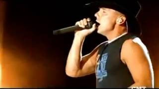 Kenny Chesney - Young Live (Tennesse Homecoming)