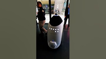 Knightscope K5 Autonomous Security Robot in #timessquare #nypd #robot #newyork #nyc #digidog #k5asr