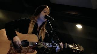 TC Helicon Stories presents: Elli Hart and the Perform VG