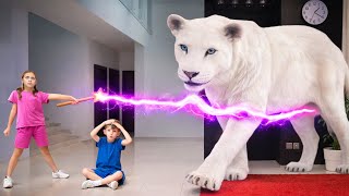 Download Lagu De witte leeuw is echt! De toverstaf verandert de speelgoed-dierentuin in wilde dieren MP3